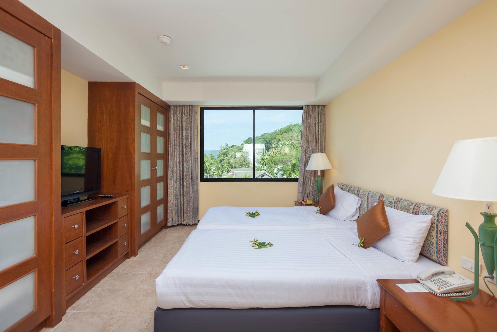 บายเดอะซี โรงแรม Cape Panwa