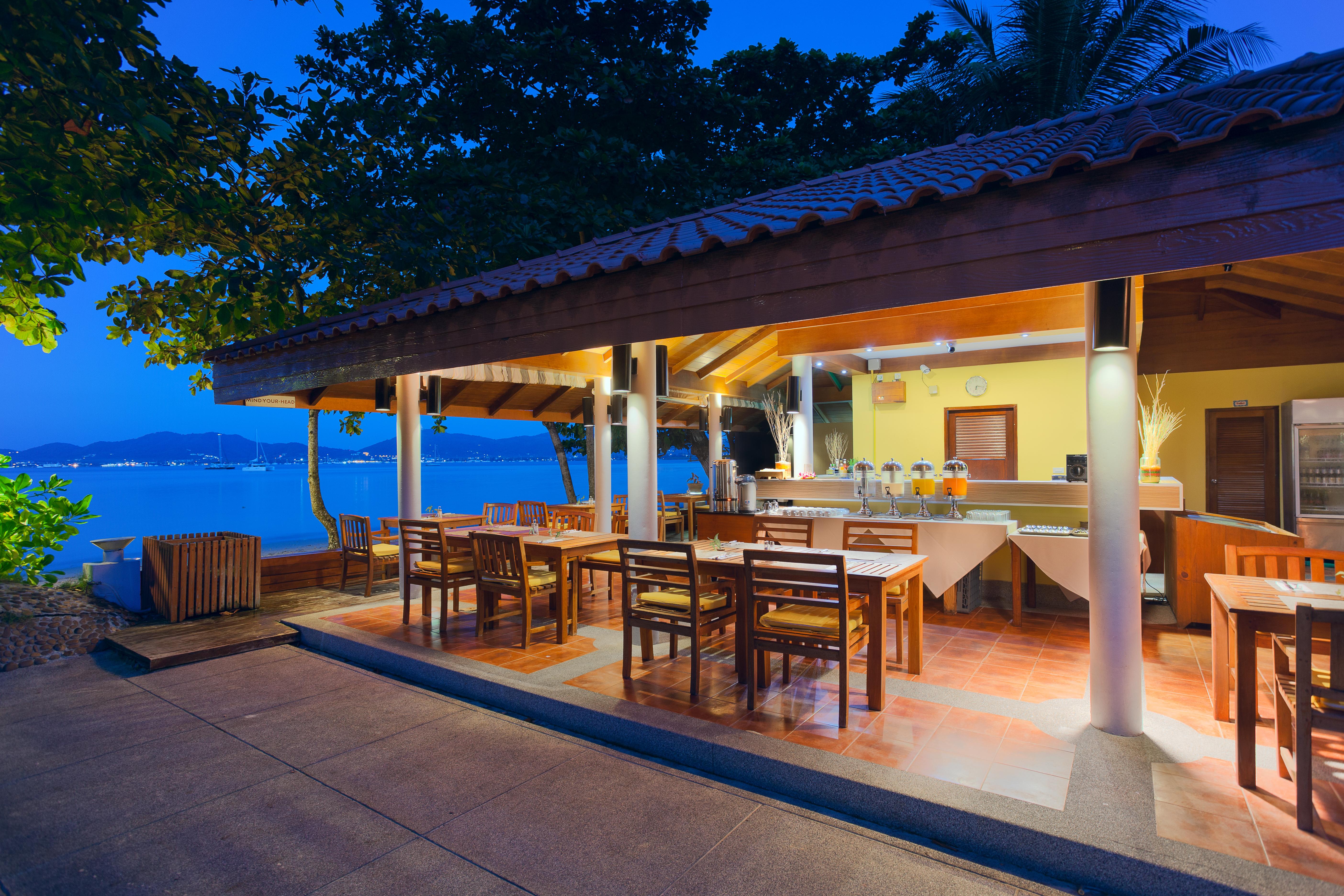 โรงแรม บายเดอะซี Cape Panwa